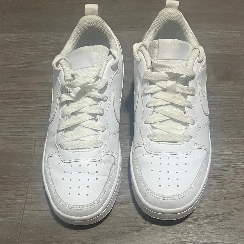 White Nike Sneakers - Picture 2 of 6